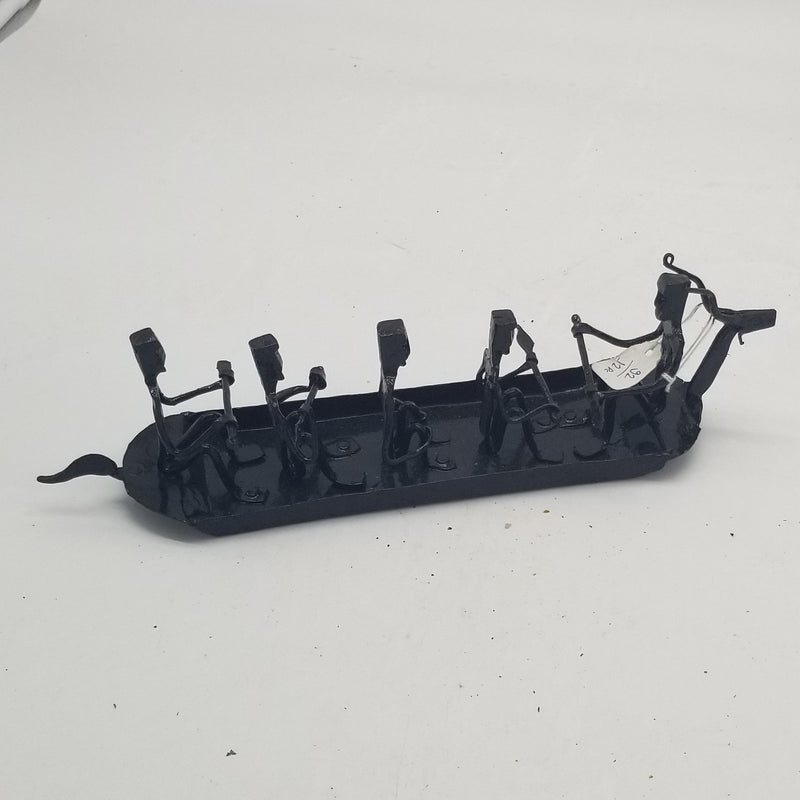 13" x 4" tribal boat with 5 riders